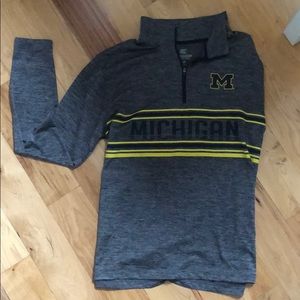 athletic pullover